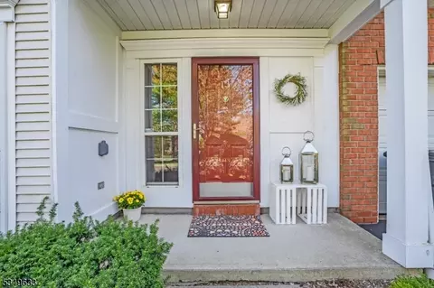 13 Clark Ct, Basking Ridge, NJ 07920