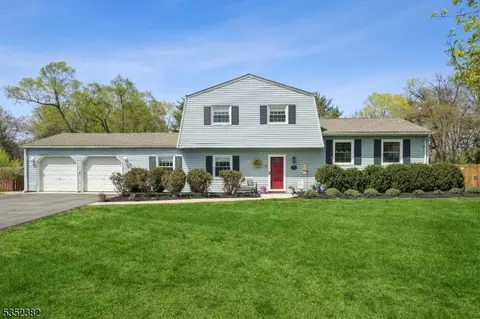 49 Queen Anne Dr, Basking Ridge, NJ 07920