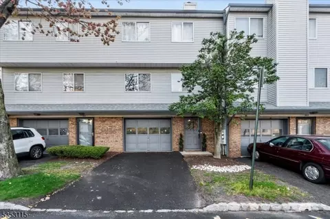 602 Orchard Meadows Dr N, Union, NJ 07083