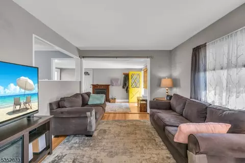 75 Barnsdale Rd, Wayne, NJ 07470 photo 11