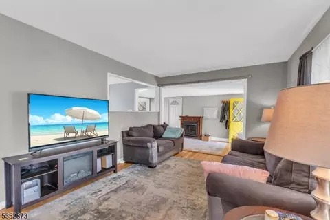 75 Barnsdale Rd, Wayne, NJ 07470 photo 9
