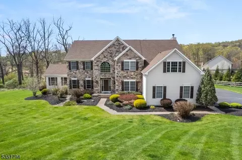 3 Demott Rd, Flemington, NJ 08822