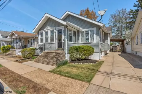 32 Charlotte Ave, Hamilton, NJ 08629