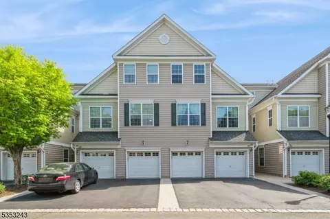 39 Swing Bridge Lane Condo #39, South Bound Brook, NJ 08880