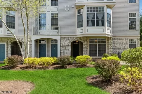 719 Regal Blvd, Livingston, NJ 07039