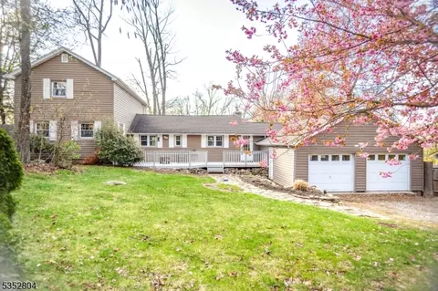 107 Vista Rd, Vernon Twp, NJ 07422