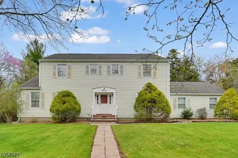 13 Heather Hill Way, Bridgewater, NJ 08807