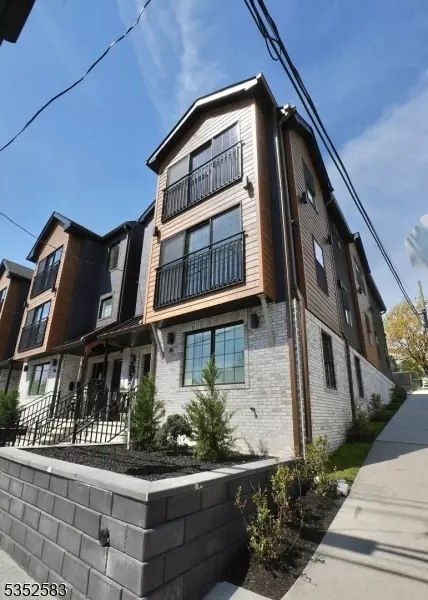 71 Stuyvesant Ave, Newark, NJ 07106