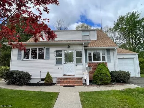 838 Pinewood Rd, Union, NJ 07083