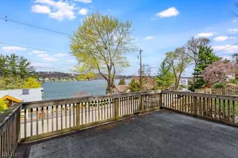 121 Springbrook Trl, Sparta, NJ 07871