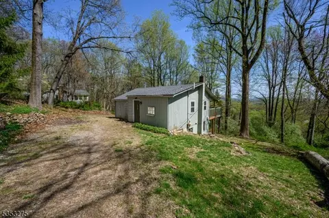 16 Superfine Rd, High Bridge, NJ 08829