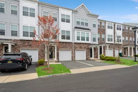 202 Emerald Dr, Branchburg, NJ 08876