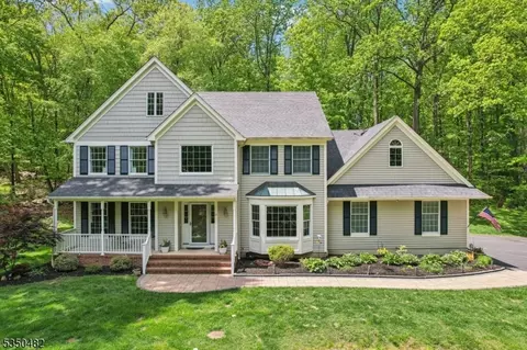 12 Valley View Dr, Califon, NJ 07830