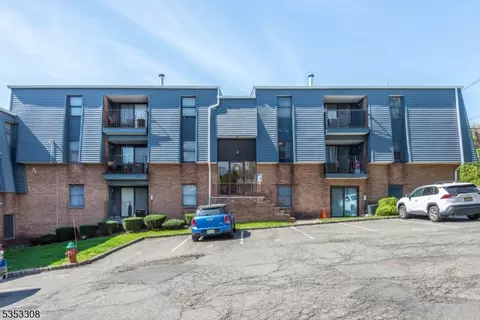 700 Schuyler Ave #33, Kearny, NJ 07032