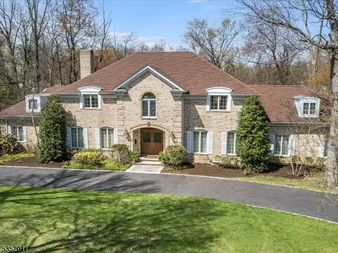 11 Stewart Rd, Essex Fells, NJ 07021
