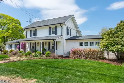 35 Thomastown Rd, Mine Hill, NJ 07803