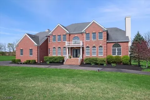 3 Green Valley Way, Phillipsburg, NJ 08865