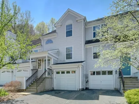 3 Rainier Ct, Hackettstown, NJ 07840