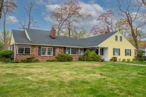 19 Cleveland Ave, Morris Plains, NJ 07950