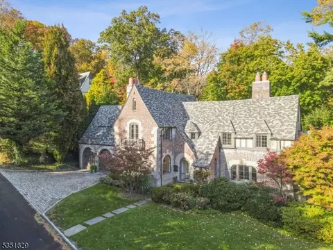 7 S Mountain Ter, Montclair, NJ 07042
