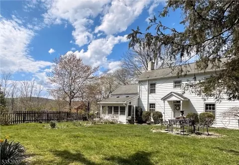 53 Hoffmans Crossing Rd, Califon, NJ 07830