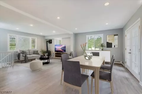 901 Rose Ct, Newton, NJ 07860