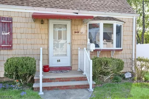 32 Smith Ave, Haskell, NJ 07420 photo 2