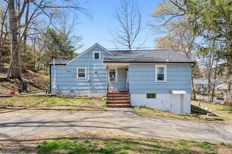 10 Central Ave, Hopatcong, NJ 07843