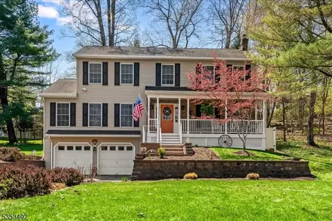5 Summit Trl, Sparta, NJ 07871