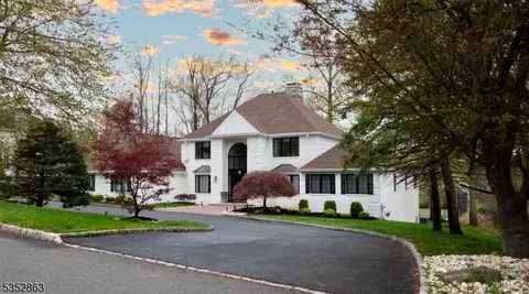3 Pheasant Run, Green Brook, NJ 08812