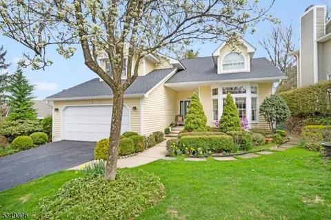 92 Autumn Ridge Rd, Bedminster, NJ 07921
