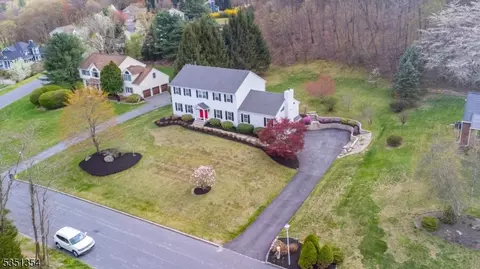 28 Upper Lake Rd, Oak Ridge, NJ 07438