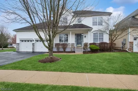 30 Stirrup Ln, Flemington, NJ 08822