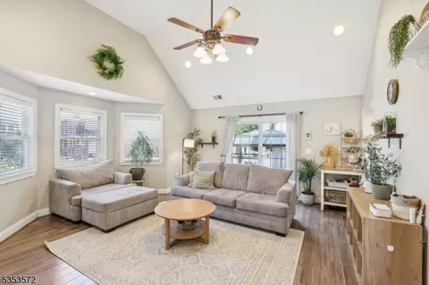 506 Richfield Ave, Kenilworth, NJ 07033