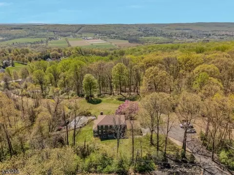169 Naughright Rd, Long Valley, NJ 07853
