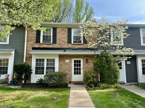 271 Constitution Cir, North Brunswick Twp, NJ 08902