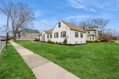 38 Christopher St, Montclair, NJ 07042 photo 17
