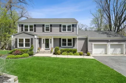 26 Fellswood Dr, Verona, NJ 07044