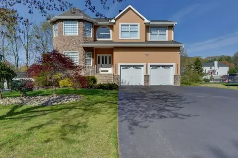 18 Arundel Rd, Pequannock Twp, NJ 07444