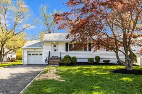 94 Parsippany Rd, Whippany, NJ 07981