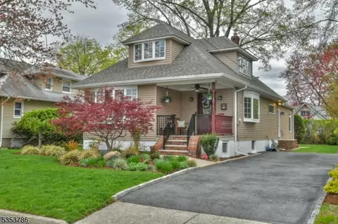 237 Cedar Rd, New Milford, NJ 07646