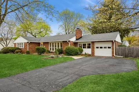 1117 Hazelwood Ave, Middlesex, NJ 08846