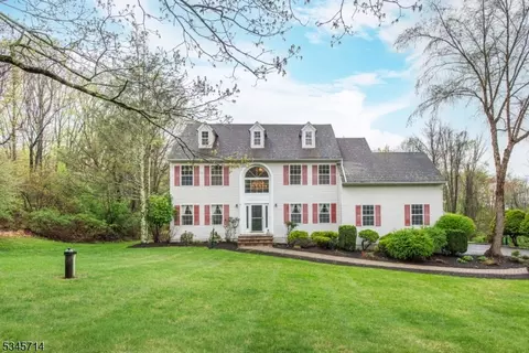 91 Spring Ln, Hackettstown, NJ 07840