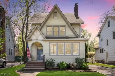 38 W Holly St, Cranford, NJ 07016