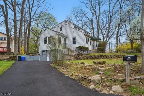 48 Whaleback Waddy, Denville, NJ 07834
