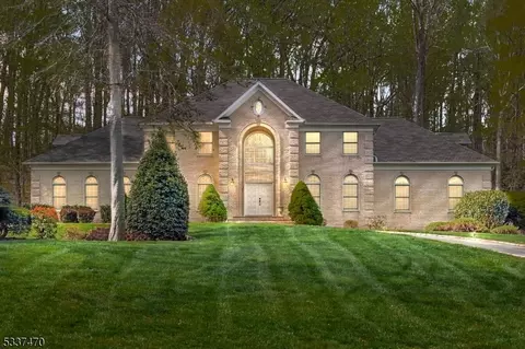 22 Quail Run, Warren, NJ 07059