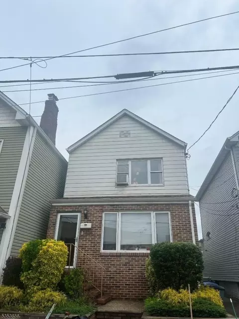 226 Jersey St, Harrison, NJ 07029