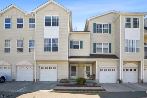 68 Hancock Dr, Morristown, NJ 07960