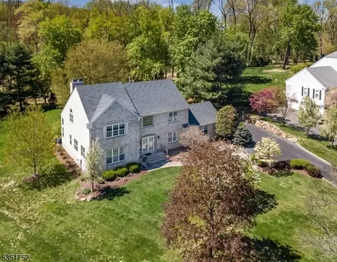 32 Heather Ln, Randolph, NJ 07869
