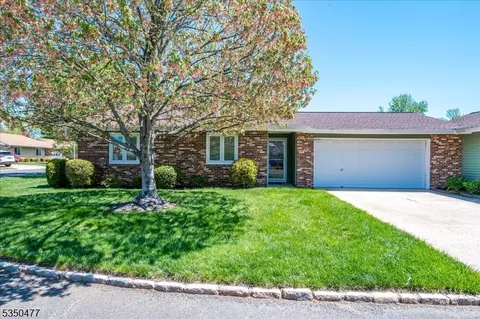 444 Dahlia Plz # A, Monroe Township, NJ 08831